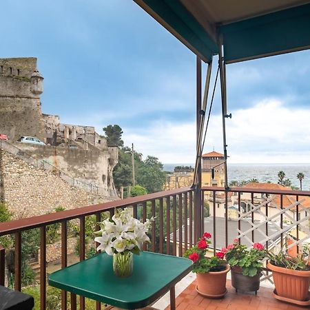 Apartmán Rivierarent Moma 100 Metri Dal Mare Finale Ligure Exteriér fotografie