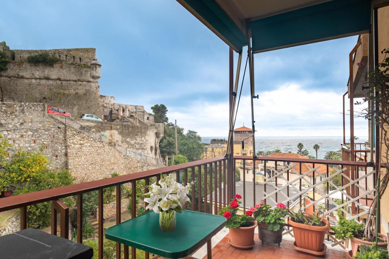 Apartmán Rivierarent Moma 100 Metri Dal Mare Finale Ligure Exteriér fotografie